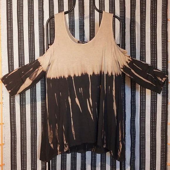 UrbanX black & mocha tie-dye cold shoulder hi-lo tunic, 2XL, NWOT - Picture 2 of 4